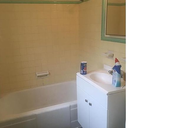 5th image of 1824 Adams St #1