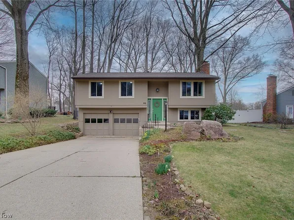 95 Oakhurst Dr, Munroe Falls, OH 44262