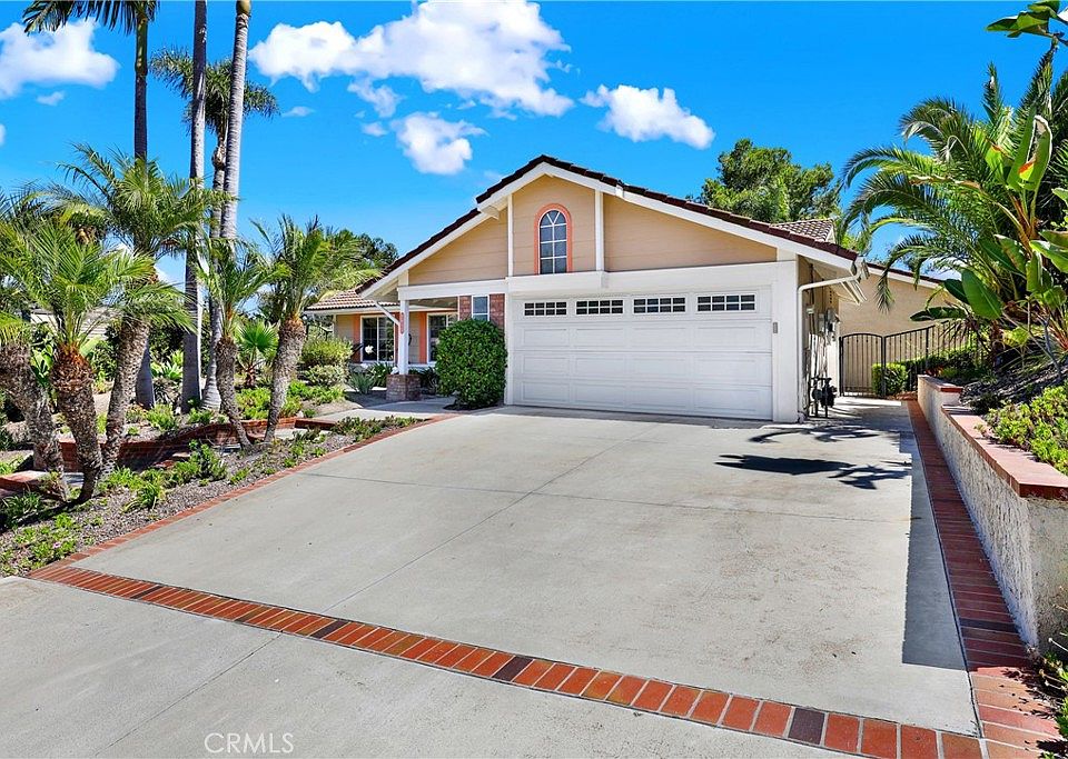 1st image of 2912 Estancia