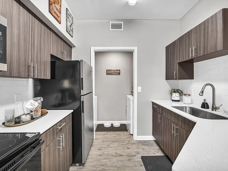 SoCo Apartments — Photo 7