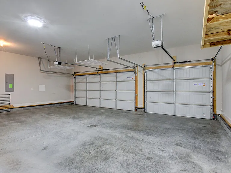 230 Cotoneaster Ln — Photo 20