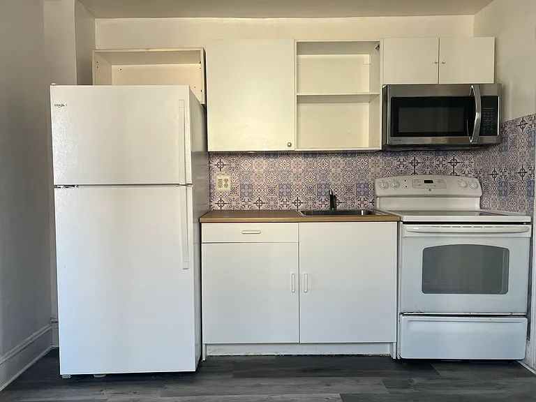217 Cleveland St #2 — Photo 7