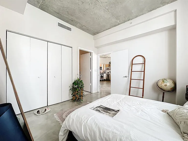 234 NE 3rd St #1901 — Photo 15