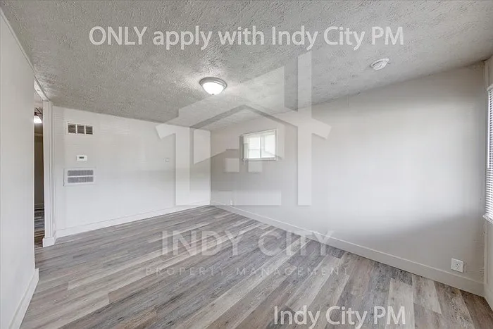 3209 E 26th St — Photo 5