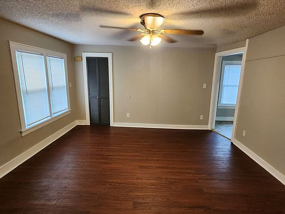 4. 2460 Martha, Living Room