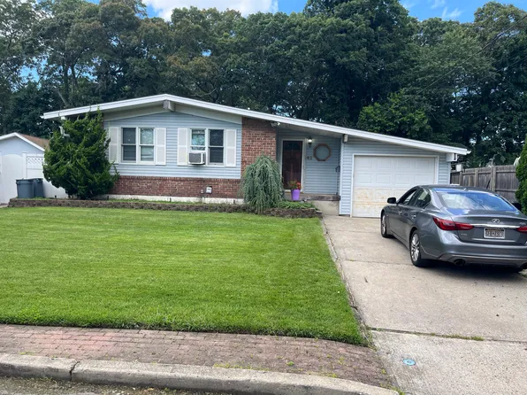 (undisclosed Address), Ronkonkoma, NY 11779