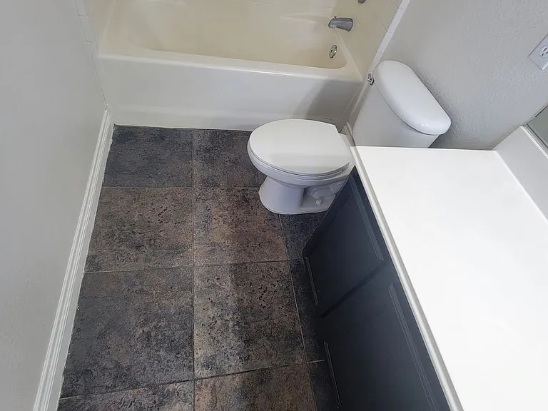 5916 Kenmore St — Photo 16