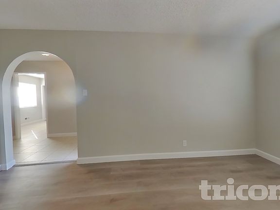 2nd image of 1432 Lilac Ln #1