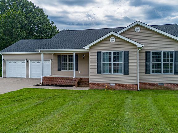 2nd image of 224 Hunters Ln