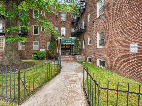 2615 John F Kennedy Boulevard image 1 of 27