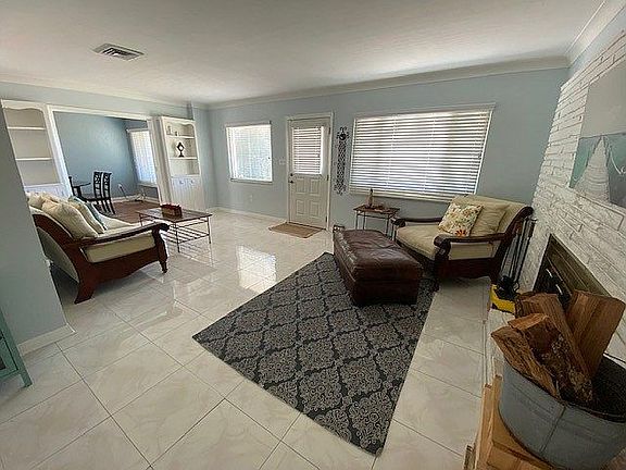 5th image of 7605 Westmoreland Dr