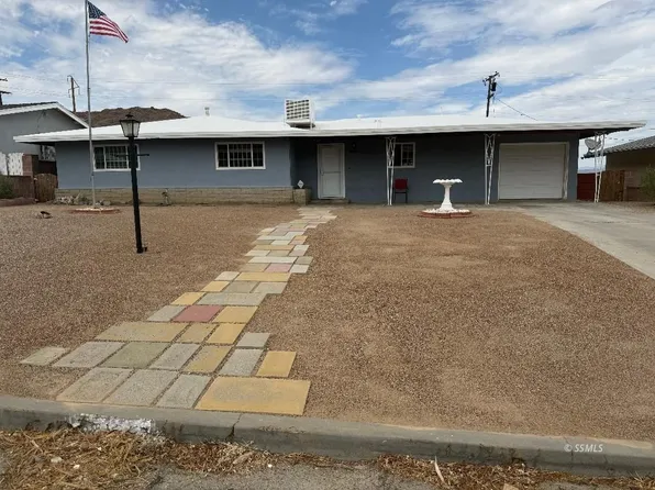 12112 Lakeview Dr, Trona, CA 93562