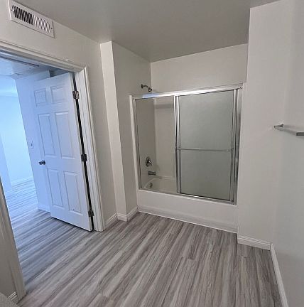 5th image of 6829 Simpson Ave #1
