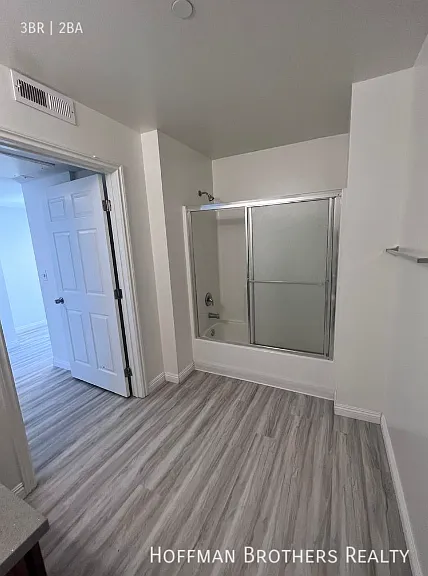 6829 Simpson Ave #2 — Photo 5