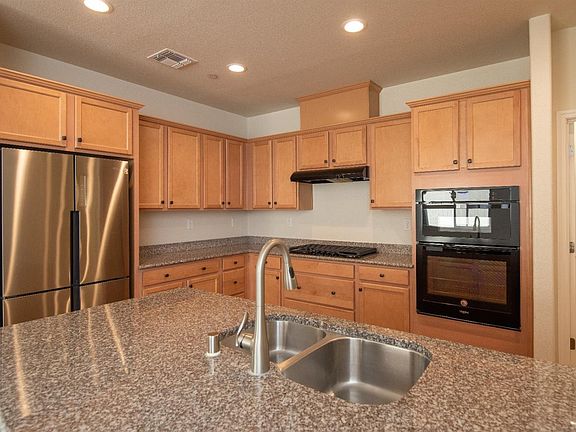 5th image of 2610 Glen Echo Ln