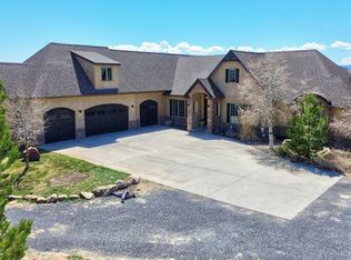 5672 Saint Charles River Dr, Pueblo, CO 81004