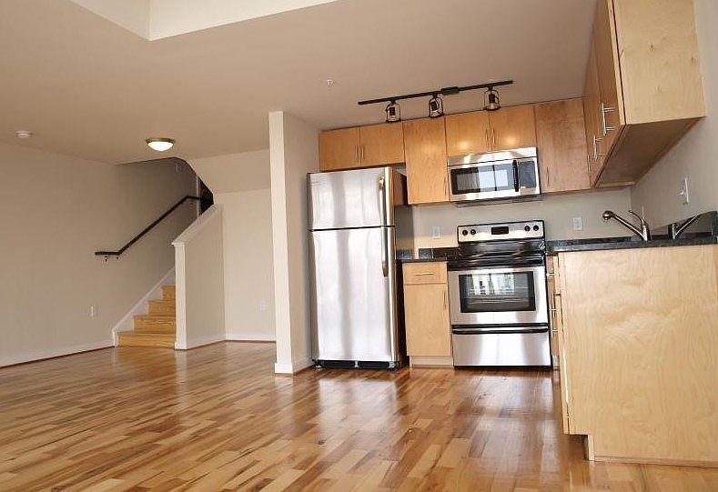 1st image of 10 W Broad St APT 208