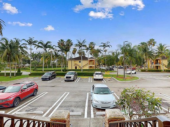 5th image of 3415 NE 9th Dr Unit 203
