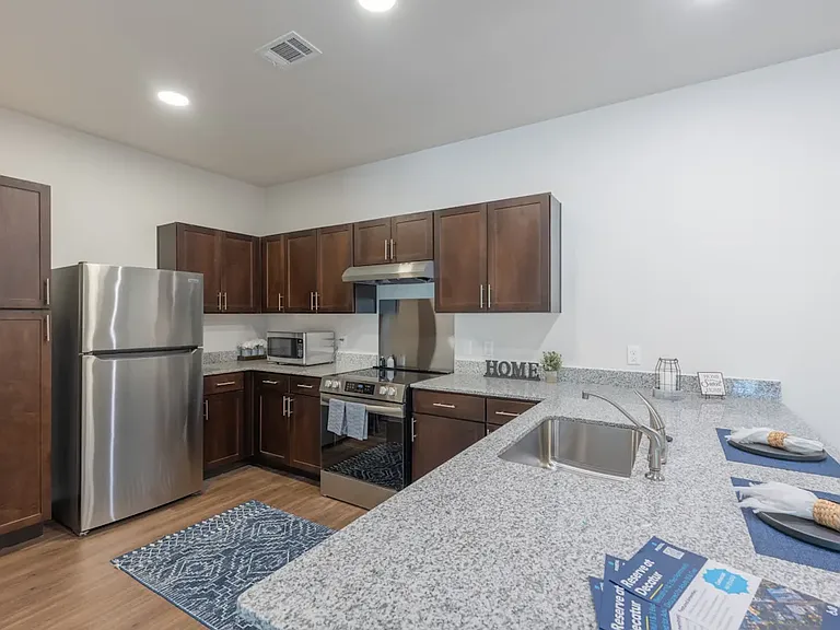 Reserve at Decatur — Photo 8
