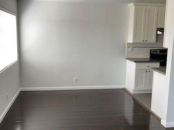 4th image of 2521-2525 Judah St Unit 202