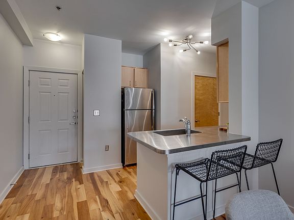 4th image of 1803 Broadway APT 421