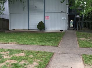 910 8th Ave APT 3, Longview, WA 98632