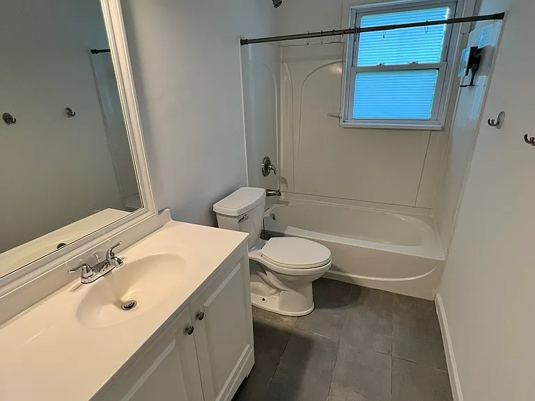 4 Bittersweet Rd — Photo 9