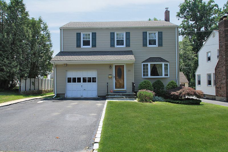 1st image of 39 Linden Ave