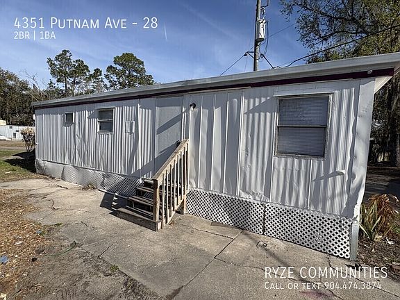 2nd image of 4351 Putnam Ave #28