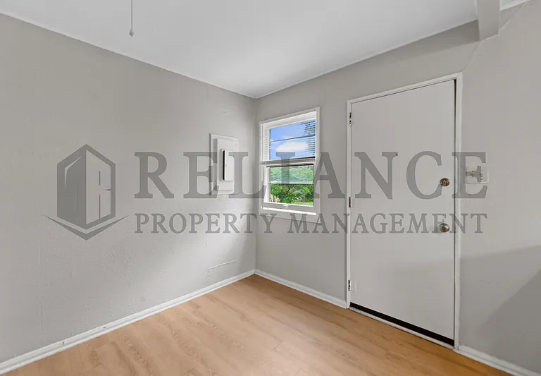 2450 N Prince St — Photo 10