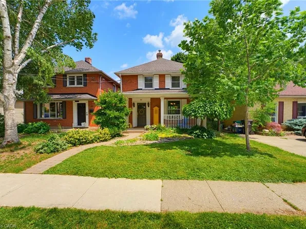 85 Barrie St, Cambridge, ON N1S 3B1