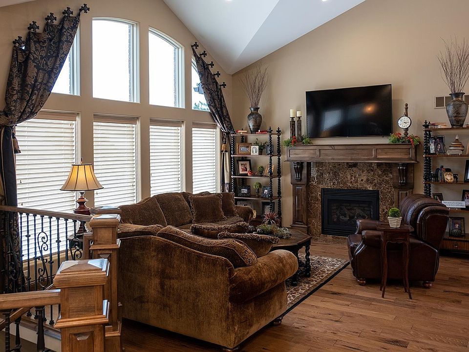 1805 Spruce St, Ellis, KS 67637 Zillow