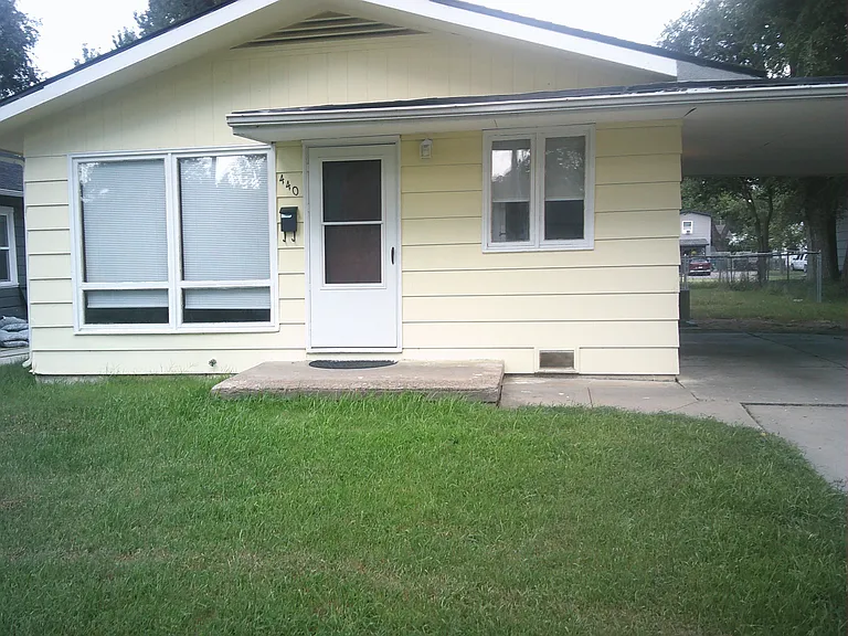 440 S Fisher St — Photo 1