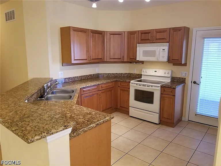 1842 Concordia Lake Cir #1110 — Photo 13