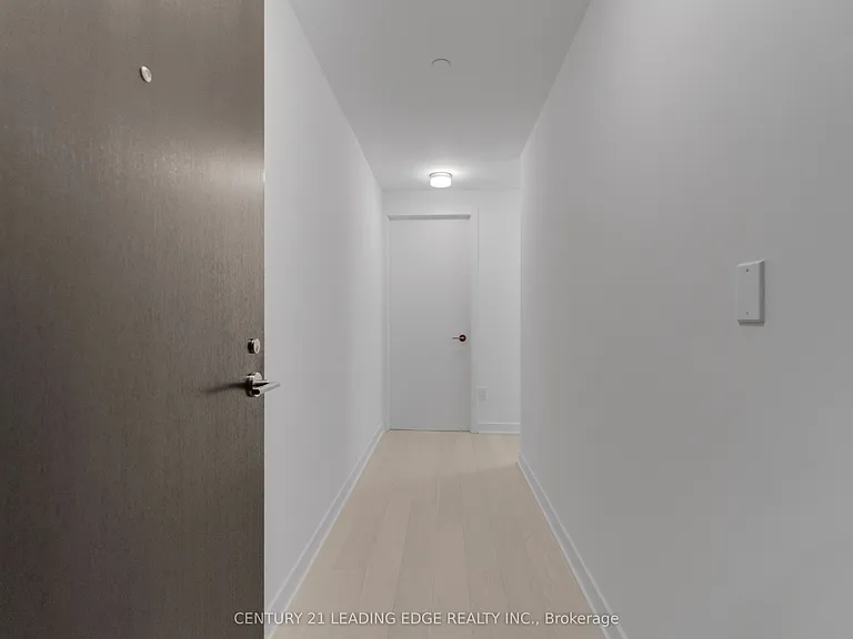 11 Yorkville Ave #3810 — Photo 13