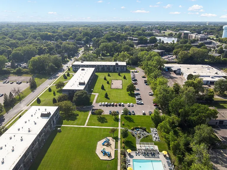Shoreview Grand — Photo 27