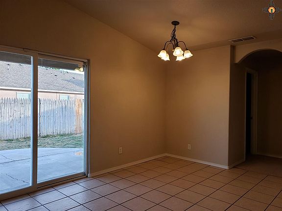 4th image of 1627 W Marquis Ln