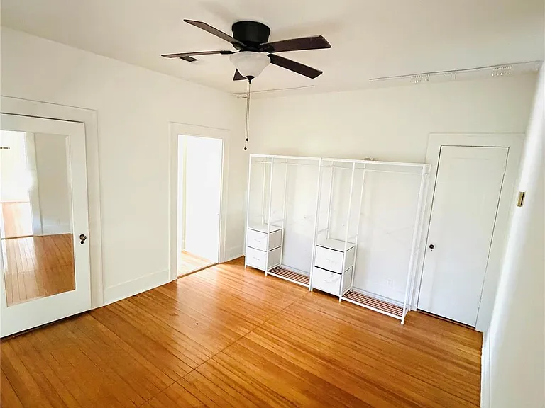 3212 E Oakmont Blvd #B — Photo 5