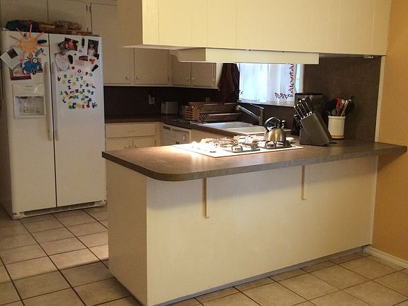 4th image of 2523 Douglas Dr