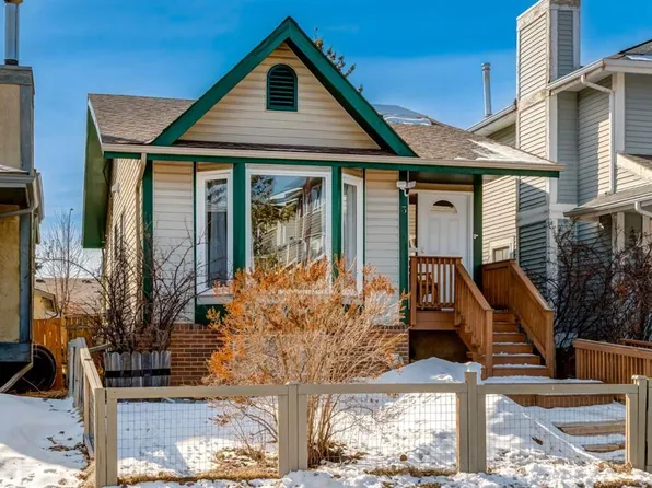 3 N Woodglen Cres SW, Calgary, AB T2W 4L1