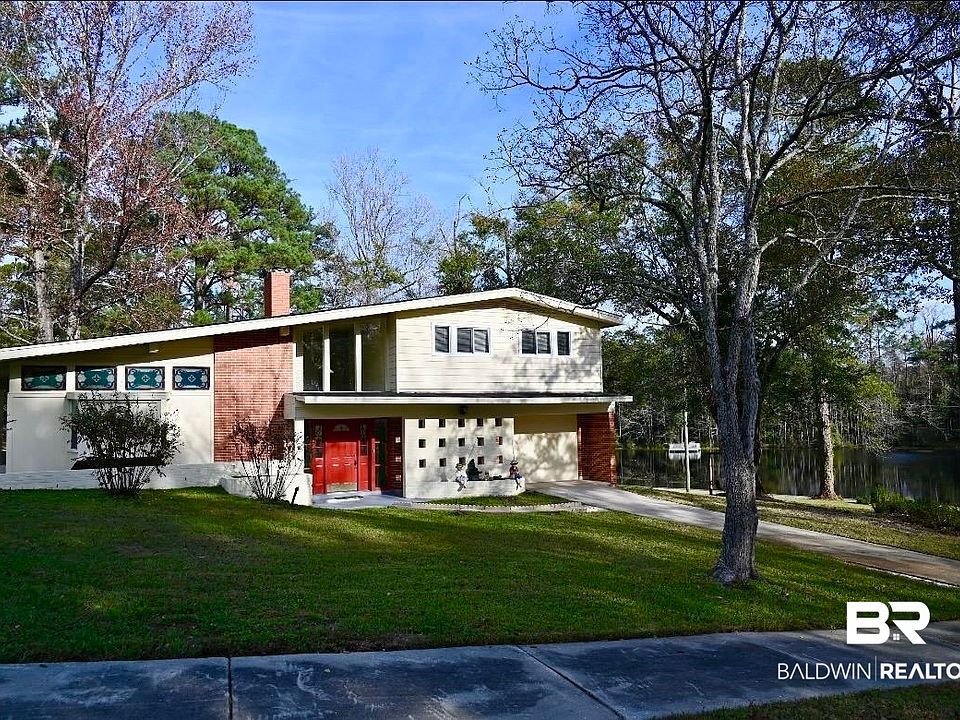1st image of 400 N Forest Hill Dr