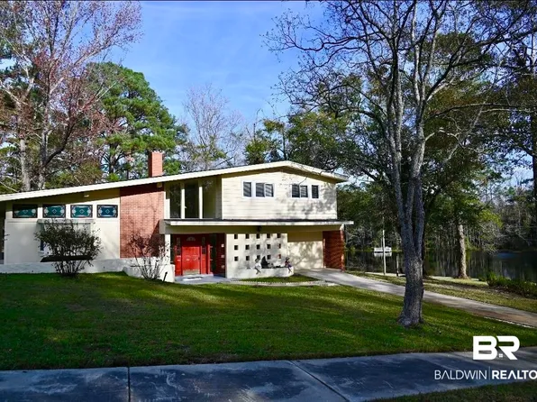 400 N Forest Hill Dr, Brewton, AL 36426