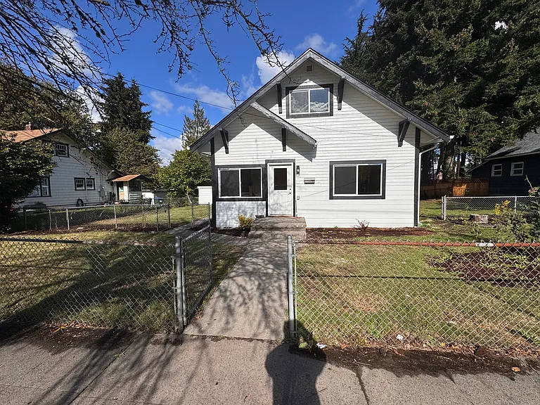 321 W Summa St — Photo 2