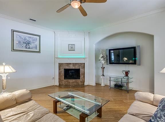 5th image of 1070 Oak Creek Cir