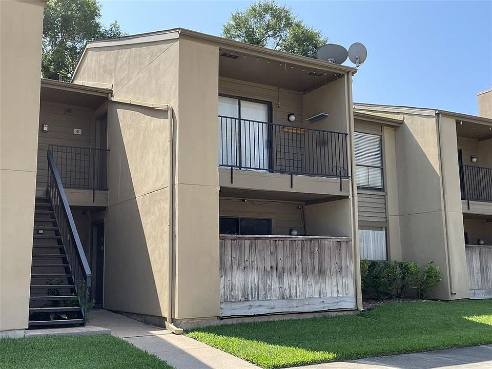 1st image of 3300 Pebblebrook Dr APT 4