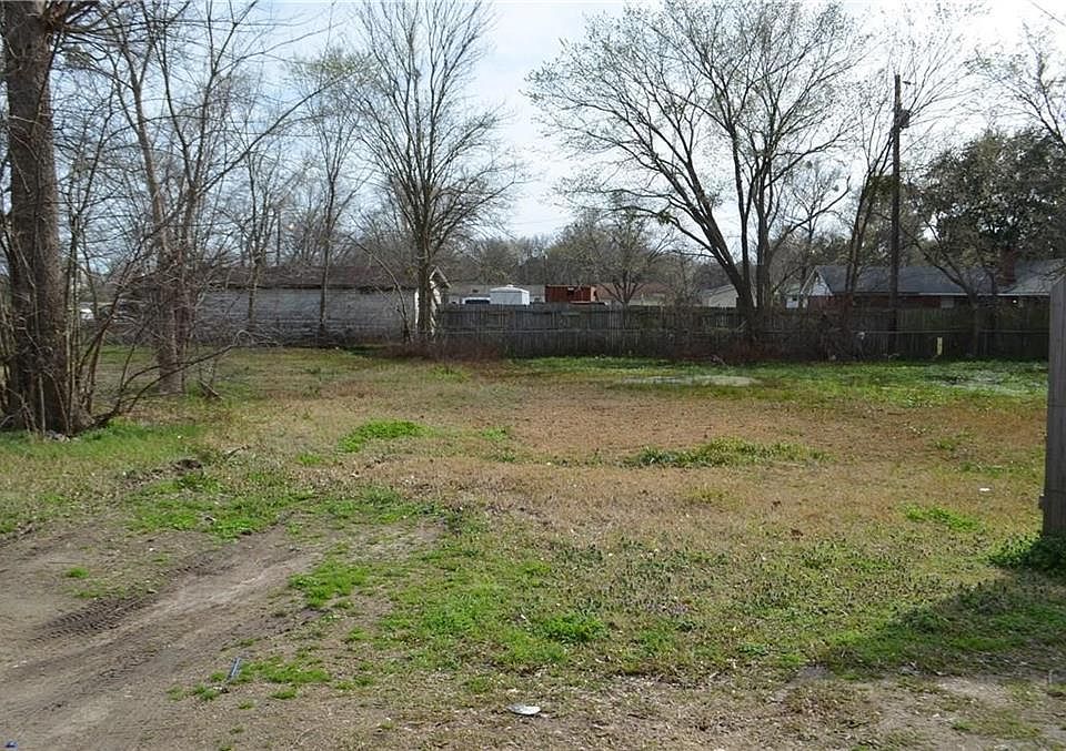 2nd image of 447 Houston St Lot 13B