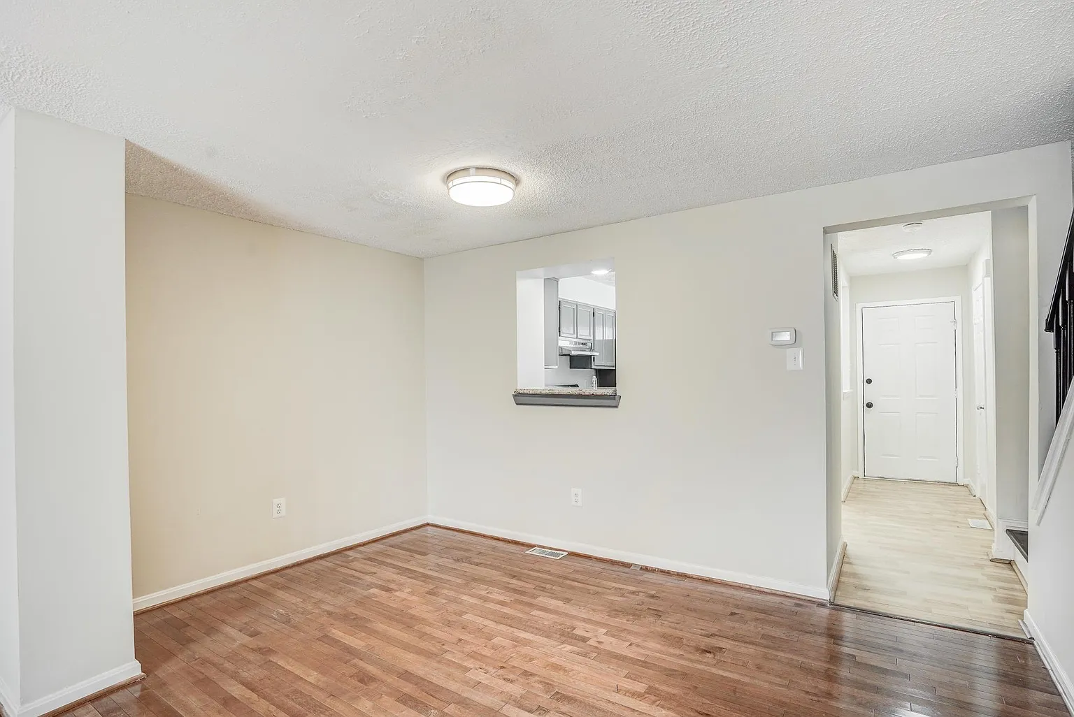 2349 Skyland Ter SE photo 1