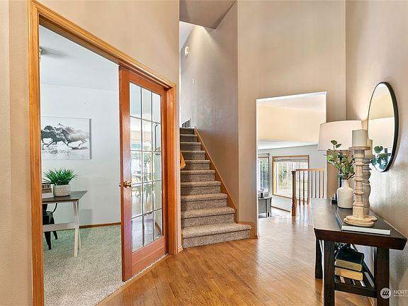 3rd image of 9018 166th Street E