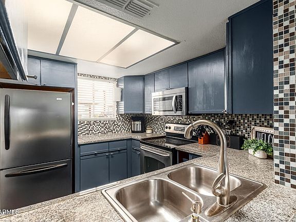 5th image of 1601 W SUNNYSIDE Drive #154