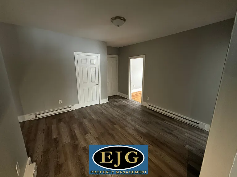 207 Pine St #2 — Photo 10